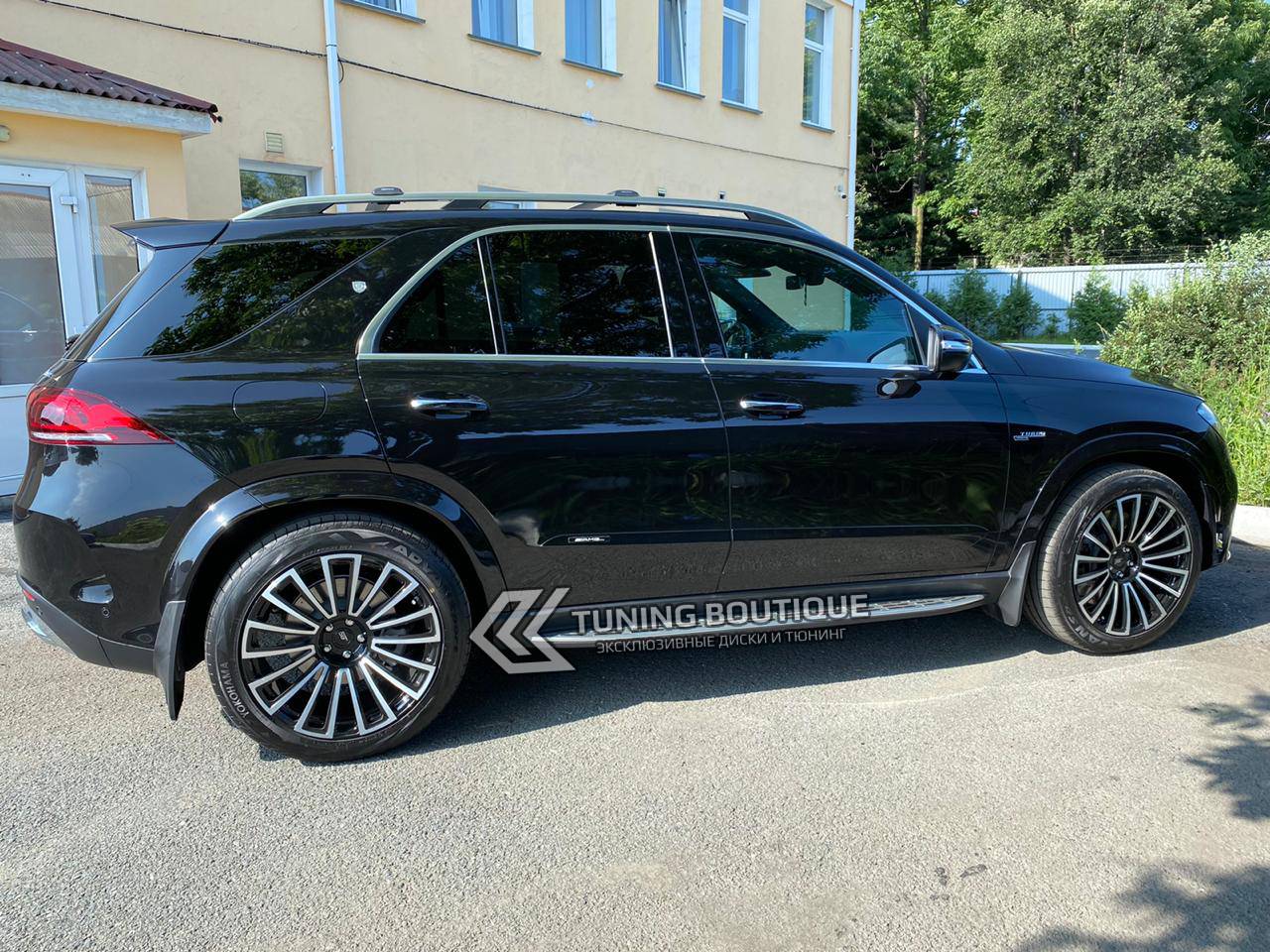 Mercedes GLE Class W167 на 22" кованых дисках BC Forged фото 2